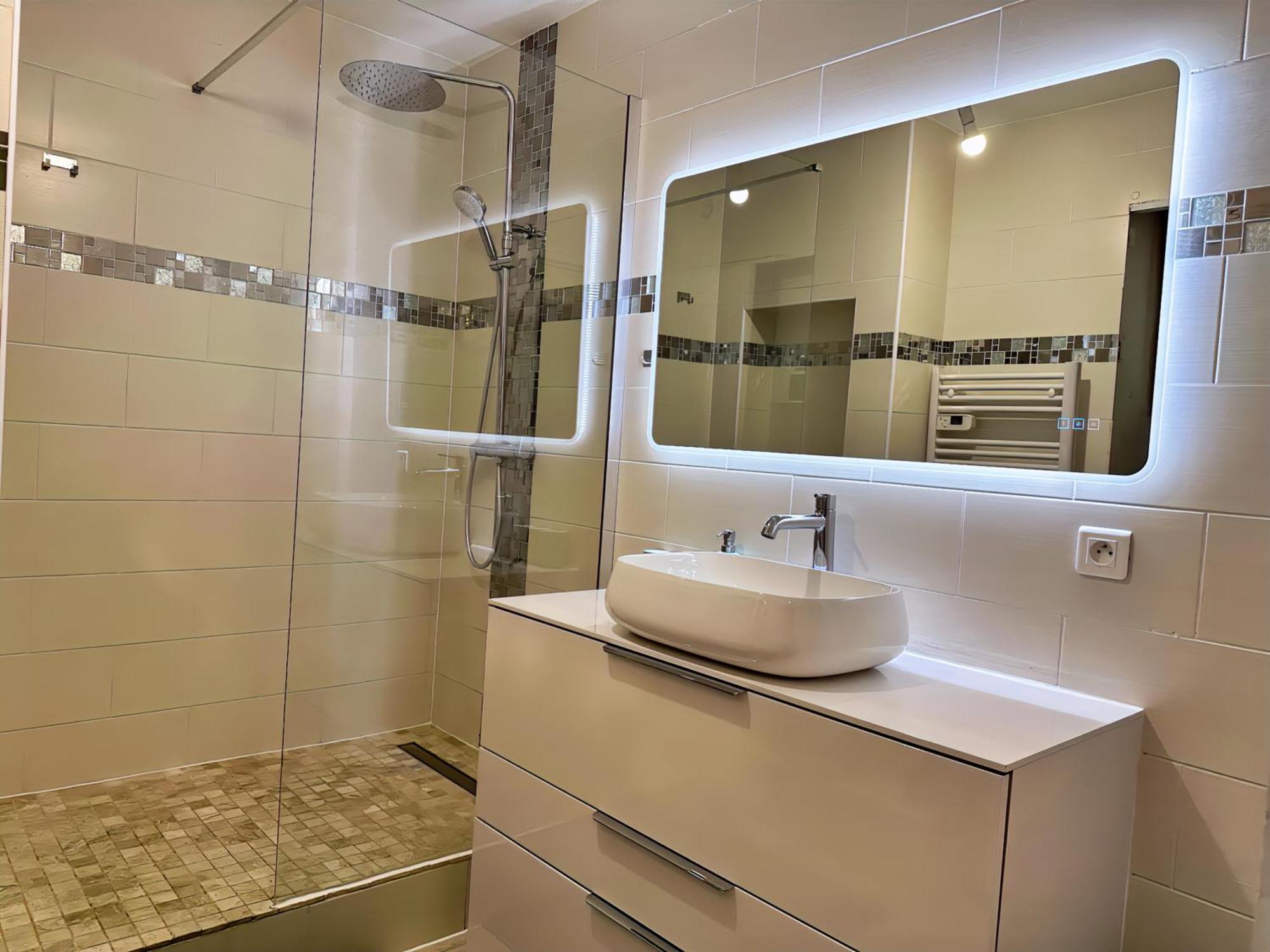Cozy 3 Bedroom Apartment Dans Republique ปารีส ภายนอก รูปภาพ